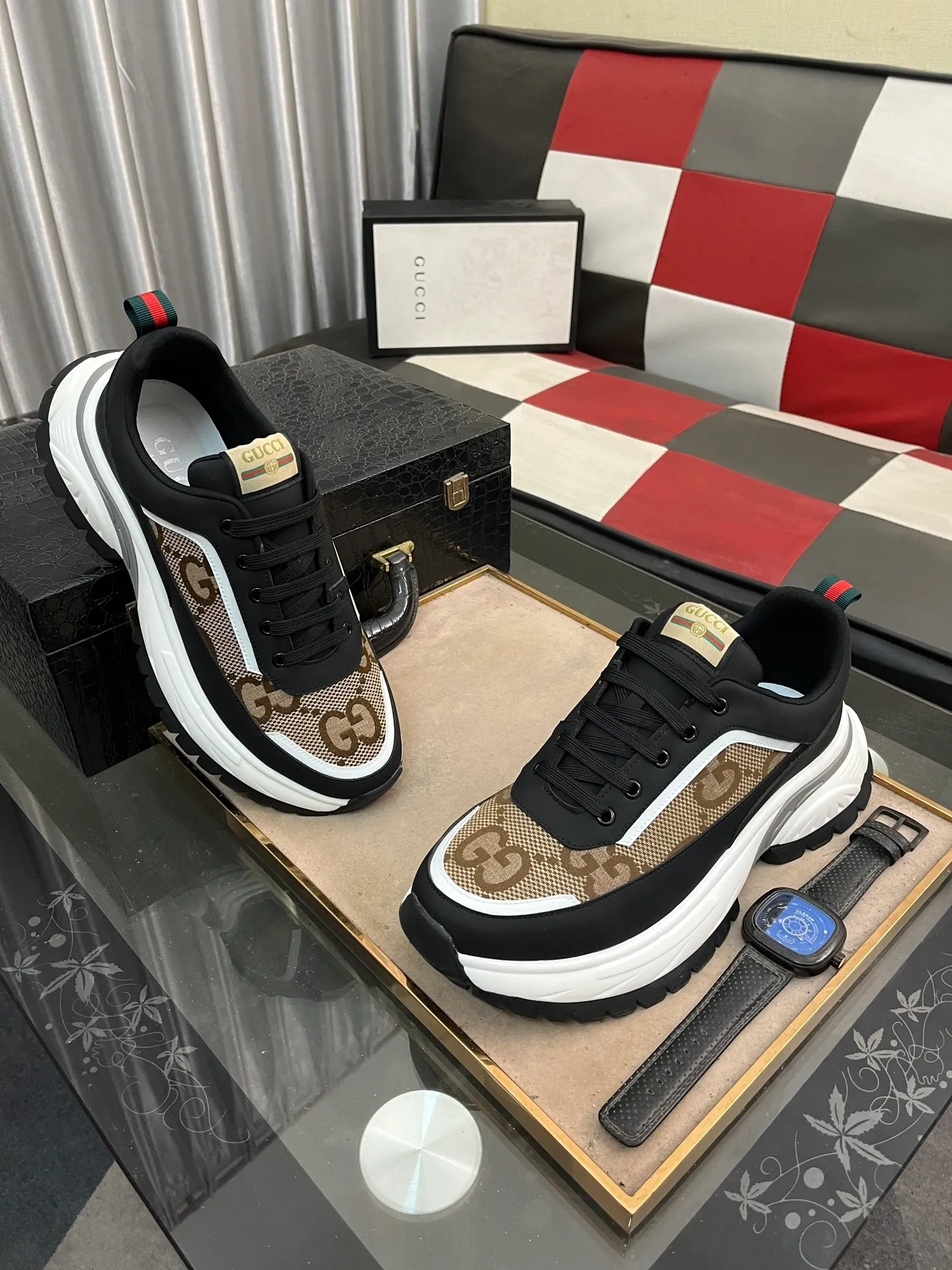 Men's Men's Shoes💰458⌚️⌚️[GUCCI] Gucci men's casual shoes are absolutely popular🔥The ultimate matching item for trendy men! The charm of super texture is irresistible, the main recommendation, the flower leather color is bright! The upper is made of high-quality cowhide with branded fabrics, pigskin lining for the feet, and wear-resistant rubber sole, which is noble and elegant! Extremely comfortable🎁🎁You can be as handsome as you want💪 38-443️⃣colors available